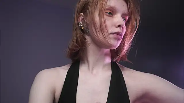 Snapshot of ginger_hugs chatting on February 23, 4:17 am ginger hugs online show from February 23, 4:17 am