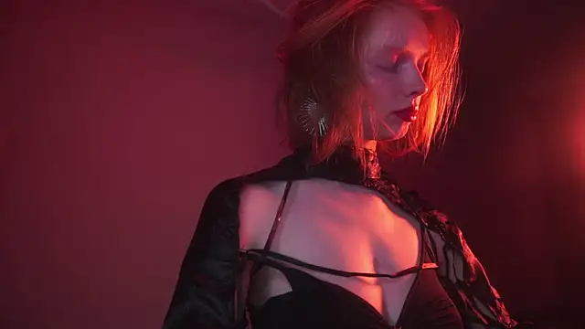 Snapshot of ginger_hugs chatting on September 12, 10:10 pm ginger hugs online show from September 12, 10:10 pm