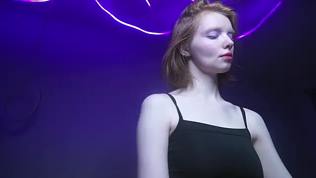 Snapshot of ginger_hugs chatting on September 27, 10:04 pm ginger hugs online show from September 27, 10:04 pm