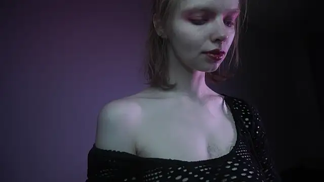 Snapshot of ginger_hugs chatting on October 21, 10:10 pm ginger hugs online show from October 21, 10:10 pm