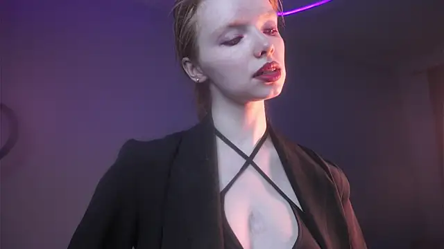 Snapshot of ginger_hugs chatting on October 24, 10:06 pm ginger hugs online show from October 24, 10:06 pm