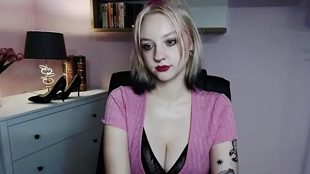 MadelineLust online show from December 5, 6:44 pm