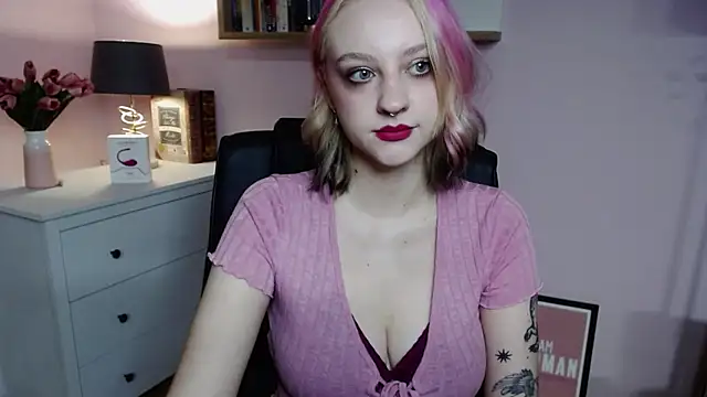 MadelineLust online show from December 14, 7:40 am