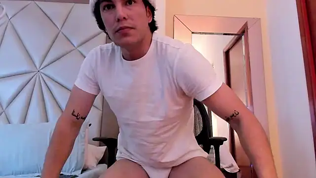 Snapshot of Karimferrer chatting on December 3, 4:14 am Karimferrer online show from December 3, 4:14 am