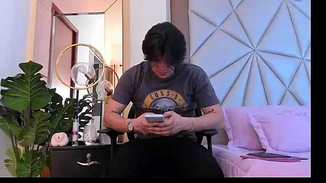 Snapshot of Karimferrer chatting on January 22, 5:05 am Karimferrer online show from January 22, 5:05 am