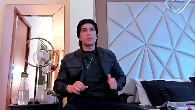 Snapshot of Karimferrer chatting on January 30, 8:32 am Karimferrer online show from January 30, 8:32 am