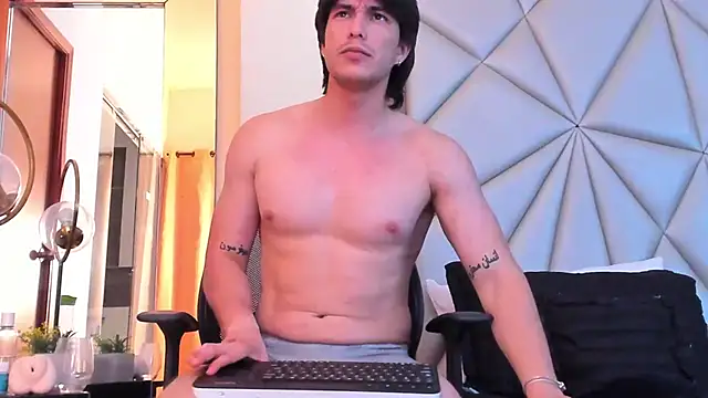 Snapshot of Karimferrer chatting on February 1, 10:37 am Karimferrer online show from February 1, 10:37 am