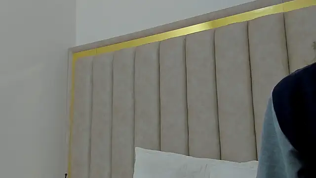 FreyaMoller online show from October 7, 7:55 pm