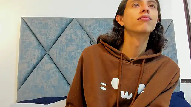 FreyaMoller online show from January 15, 1:59 pm