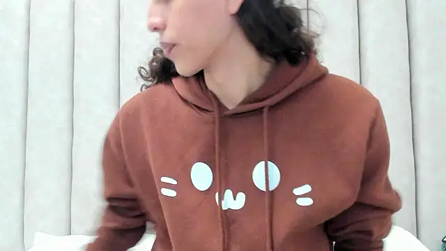 Snapshot of FreyaMoller chatting on February 15, 7:10 pm FreyaMoller online show from February 15, 7:10 pm