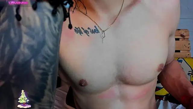 Snapshot of french_sexx chatting on December 24, 11:06 am french sexx online show from December 24, 11:06 am