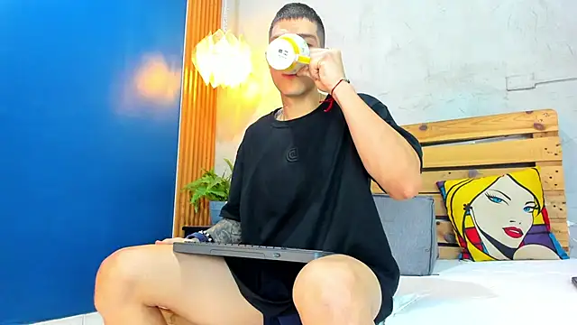 Snapshot of french_sexx chatting on December 31, 3:23 am french sexx online show from December 31, 3:23 am