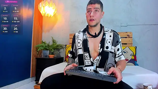 Snapshot of french_sexx chatting on January 12, 1:21 am french sexx online show from January 12, 1:21 am