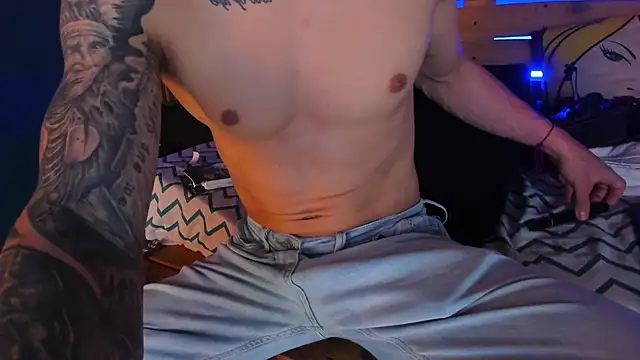 Snapshot of french_sexx chatting on February 15, 4:47 am french sexx online show from February 15, 4:47 am