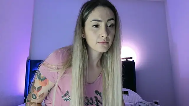 kimmie meow online show from February 10, 7:07 pm