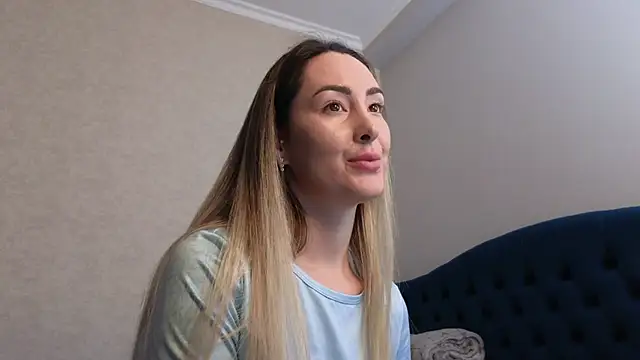 kimmie meow online show from March 20, 6:53 pm