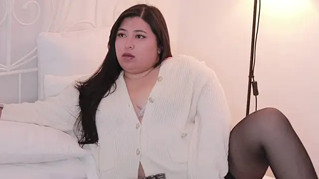 Snapshot of Adia_ chatting on February 17, 2:53 am Adia online show from February 17, 2:53 am