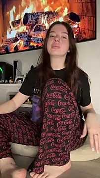 Kimi Ass online show from June 4, 9:26 am