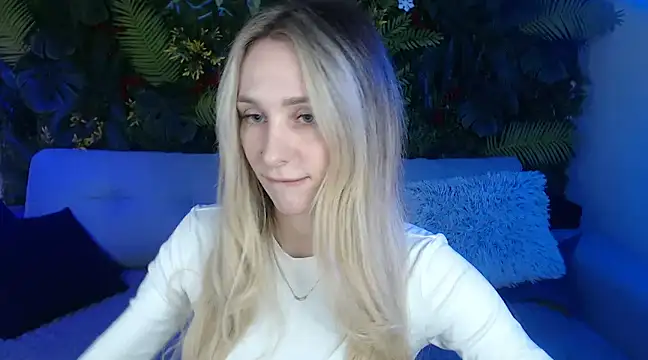 Horny Blond online show from January 27, 9:13 am