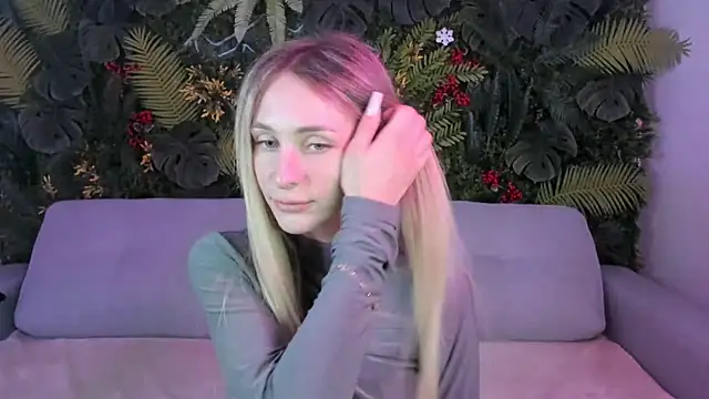 Horny Blond online show from September 15, 8:03 am