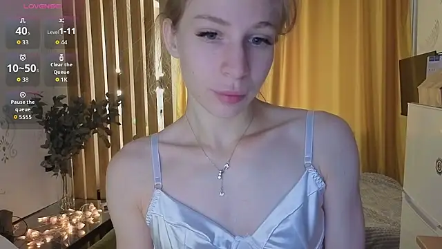 Snapshot of Elis_Fox chatting on October 12, 8:13 am Elis Fox online show from October 12, 8:13 am