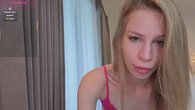 Elis Fox online show from December 18, 11:11 pm