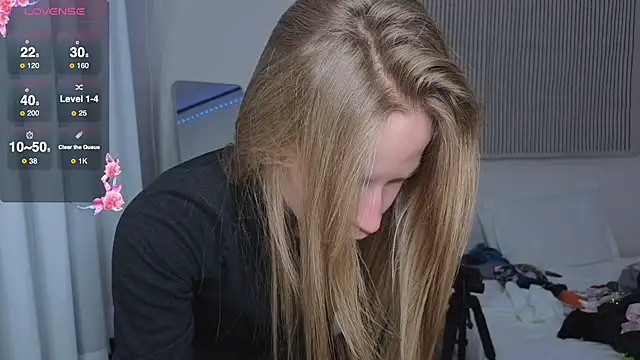 Snapshot of Elis_Fox chatting on February 13, 7:04 am Elis Fox online show from February 13, 7:04 am