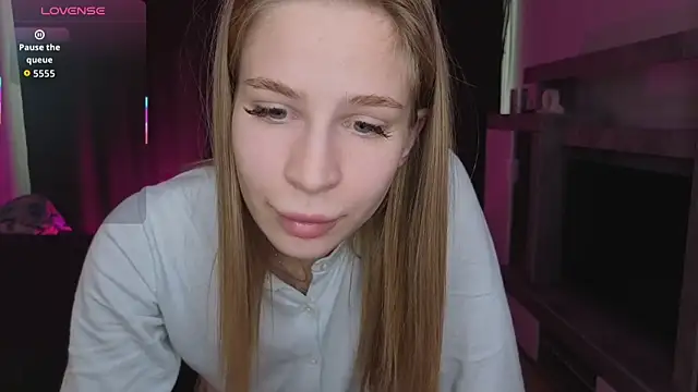 Snapshot of Elis_Fox chatting on March 13, 11:06 am Elis Fox online show from March 13, 11:06 am