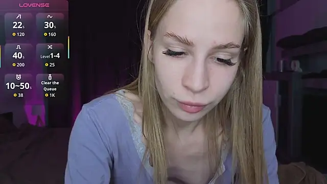 Snapshot of Elis_Fox chatting on April 18, 11:03 am Elis Fox online show from April 18, 11:03 am