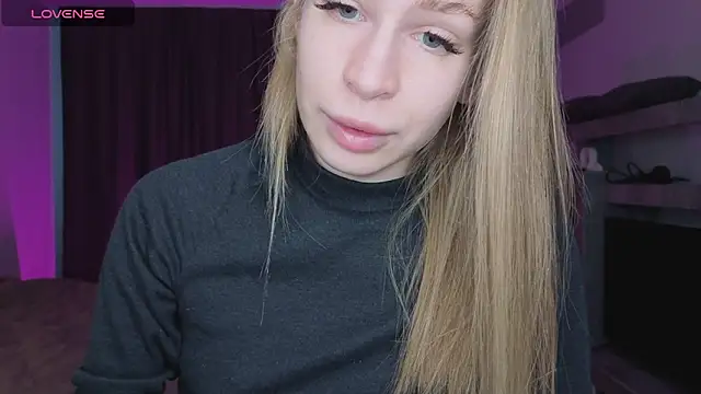 Snapshot of Elis_Fox chatting on April 20, 11:02 am Elis Fox online show from April 20, 11:02 am