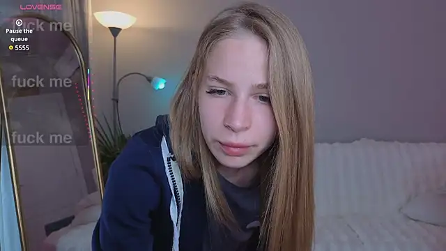Snapshot of Elis_Fox chatting on May 15, 11:06 am Elis Fox online show from May 15, 11:06 am