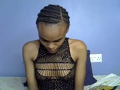 Queen petite  online show from March 3, 7:28 pm