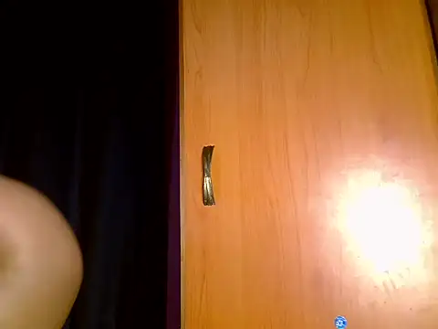 Queen petite  online show from July 20, 4:31 pm