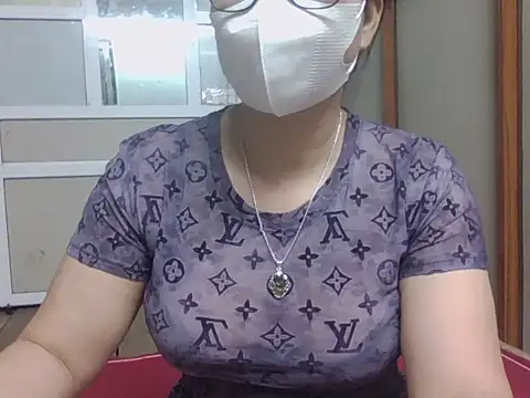 Snapshot of MaiHuong77 chatting on October 16, 12:44 am MaiHuong77 online show from October 16, 12:44 am