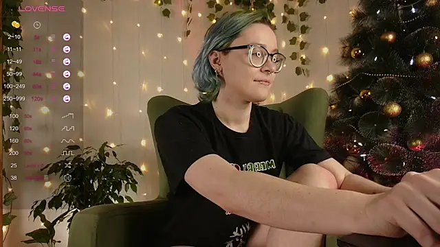 Snapshot of alisahug chatting on December 19, 2:46 pm alisahug online show from December 19, 2:46 pm