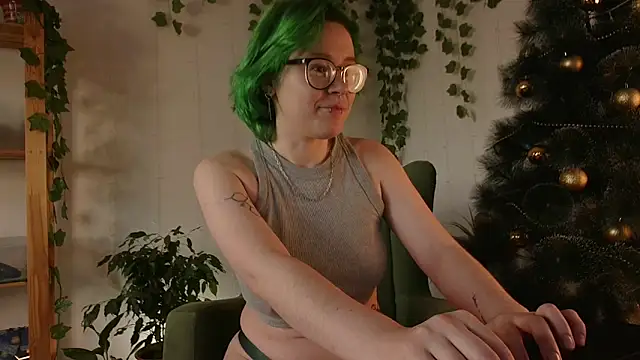 Snapshot of alisahug chatting on December 29, 4:59 am alisahug online show from December 29, 4:59 am