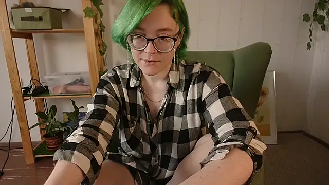 Snapshot of alisahug chatting on January 5, 6:56 am alisahug online show from January 5, 6:56 am