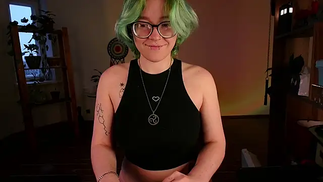 Snapshot of alisahug chatting on January 24, 11:48 am alisahug online show from January 24, 11:48 am