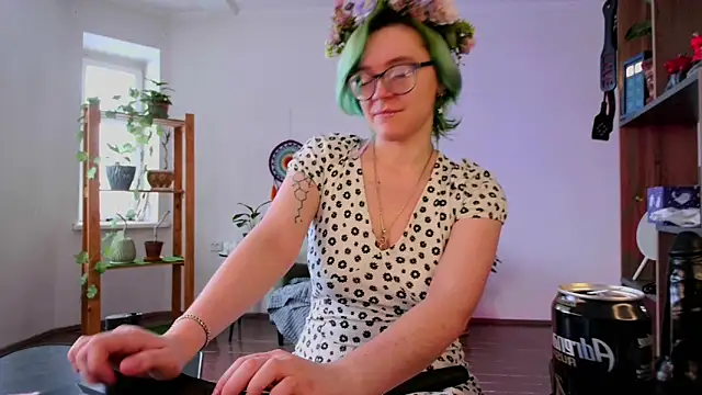 Snapshot of alisahug chatting on January 27, 7:35 am alisahug online show from January 27, 7:35 am