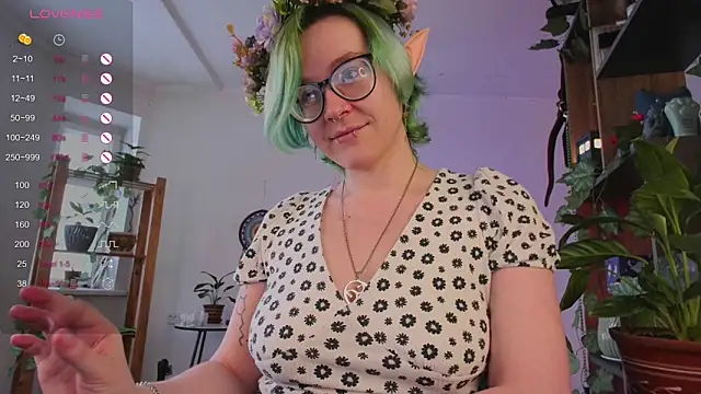 Snapshot of alisahug chatting on January 27, 10:38 am alisahug online show from January 27, 10:38 am