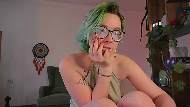 Snapshot of alisahug chatting on February 1, 11:21 am alisahug online show from February 1, 11:21 am