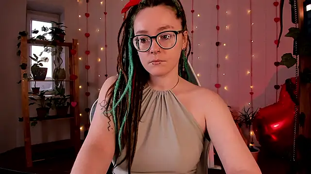 Snapshot of alisahug chatting on February 10, 12:29 pm alisahug online show from February 10, 12:29 pm