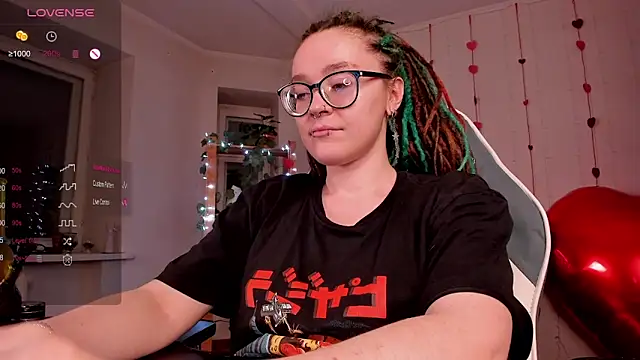 Snapshot of alisahug chatting on February 14, 6:51 pm alisahug online show from February 14, 6:51 pm