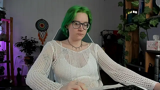 Snapshot of alisahug chatting on February 28, 4:21 am alisahug online show from February 28, 4:21 am