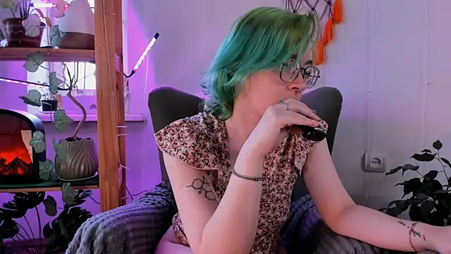 Snapshot of alisahug chatting on March 15, 3:51 am alisahug online show from March 15, 3:51 am