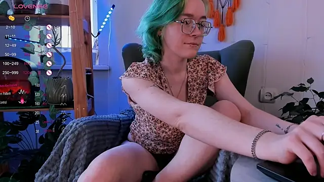 Snapshot of alisahug chatting on March 15, 6:58 am alisahug online show from March 15, 6:58 am