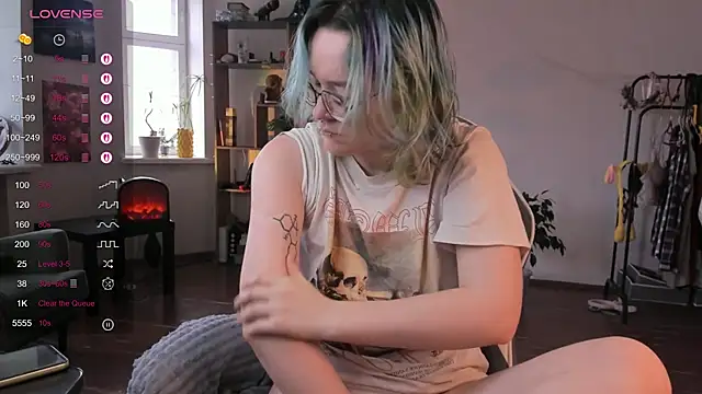 Snapshot of alisahug chatting on October 7, 4:42 am alisahug online show from October 7, 4:42 am