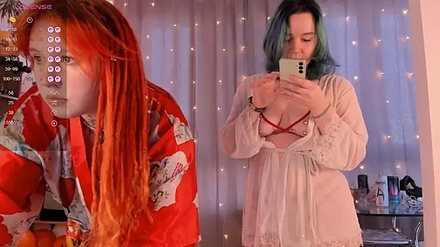 Snapshot of alisahug chatting on December 5, 8:45 am alisahug online show from December 5, 8:45 am