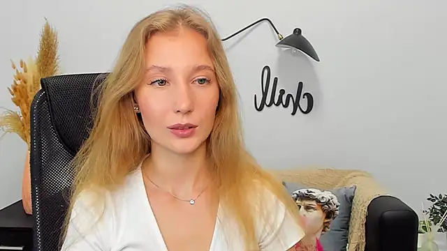 Snapshot of LolaWilsons chatting on January 16, 12:20 pm LolaWilsons online show from January 16, 12:20 pm