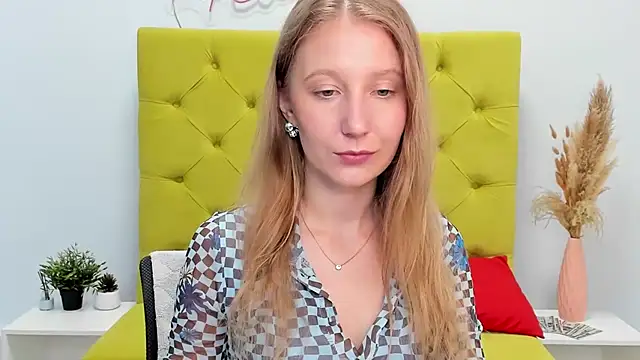 Snapshot of LolaWilsons chatting on May 11, 2:45 pm LolaWilsons online show from May 11, 2:45 pm